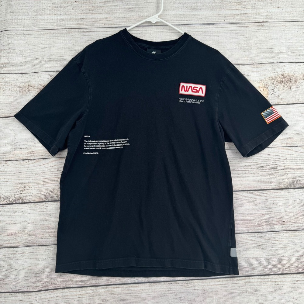 H&M T-Shirt Mens Medium Black NASA Graphic Relaxed Fit Short Sleeve